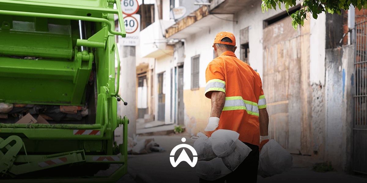 How_to_Manage_Your_Waste_Collection_Trucks_with_GPS_Tracking